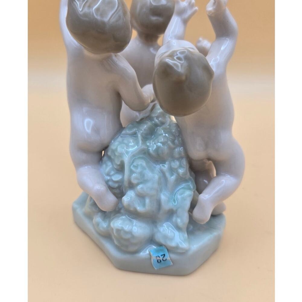 Lladro Porcelain Three Dancing Cherubs # 5804 Spain Figurine - Picture 6 of 10